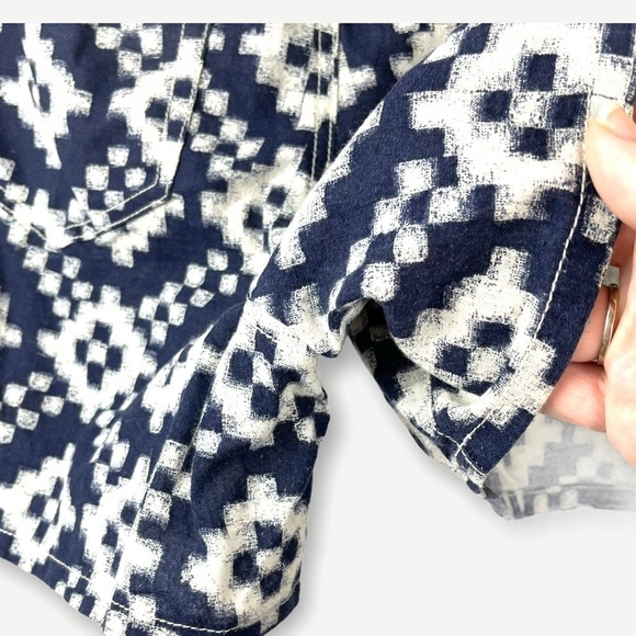 Two by Vince Camuto Linen & Cotton Mid Rise Diamond Print Short - Picture 12 of 13